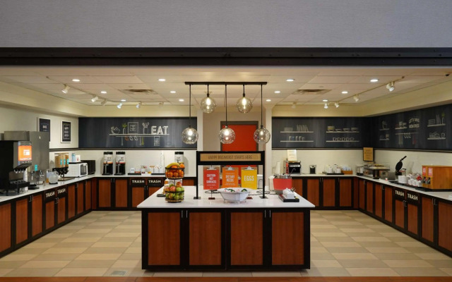 Hampton Inn & Suites Chicago/Aurora