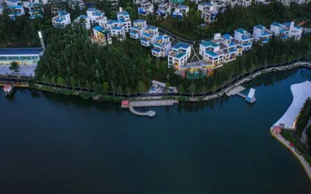 Moganshan High Mountain Forest Adventure Park · Xuan Yong Shilily Hotel