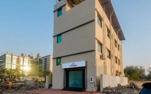 Everest Inn by OYO Rooms