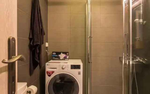 Comfortable and Spacious 2 bdr Apt