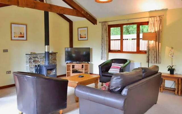 Bungalow in Bovey Tracey With Hot Tub