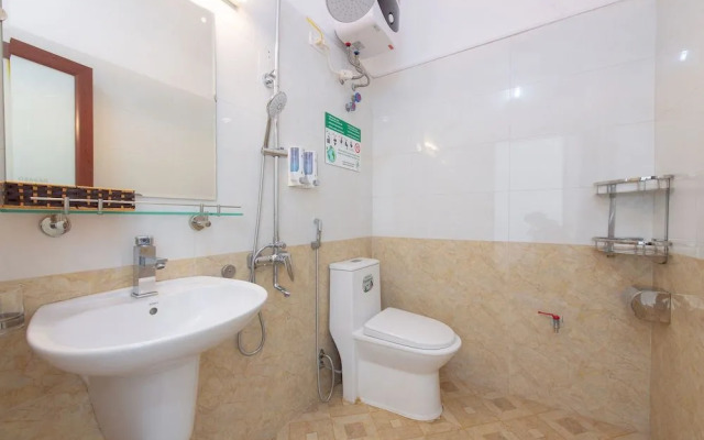Oyo 383 Luxury Airport Hotel & SPA