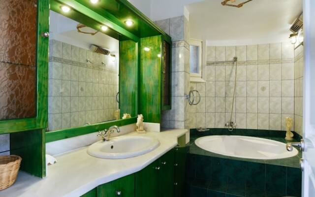 Charming 3-bedroom House in Tinos