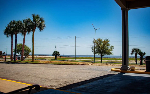 Biloxi Beach Hotel