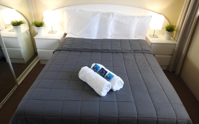 Blue Waters Apartments – Guest Rooms – Labrador