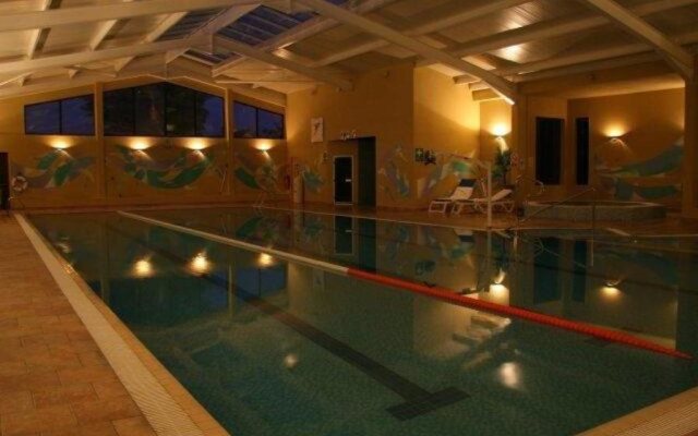 Longford Arms Hotel
