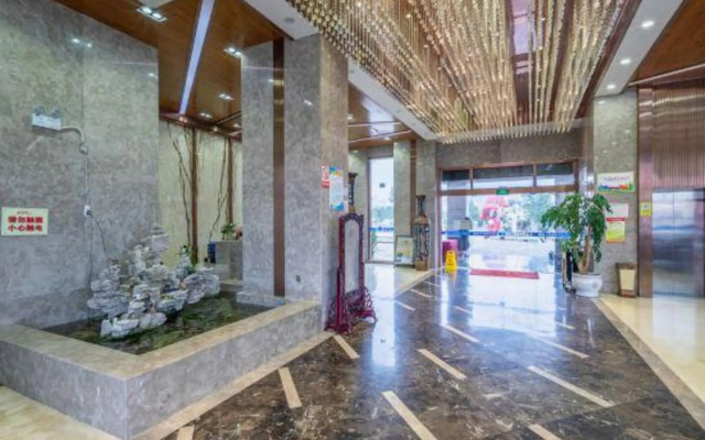 安顺金苹果温泉大酒店