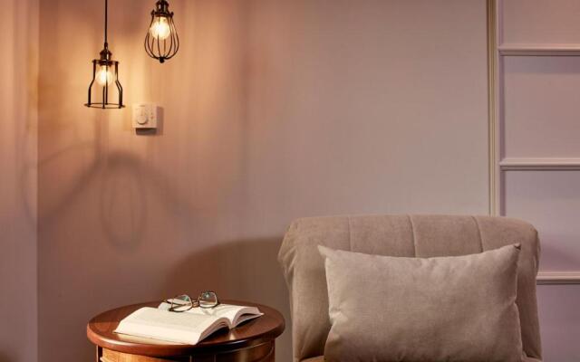 Dryades Hotel