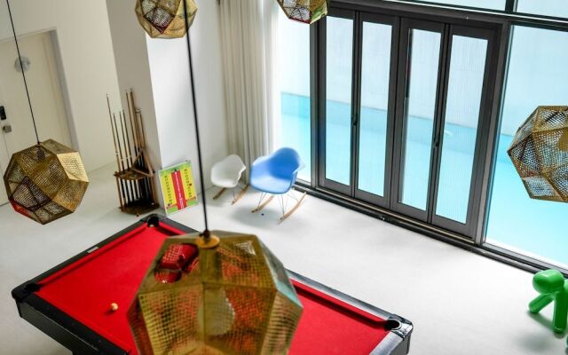 Play Hotel