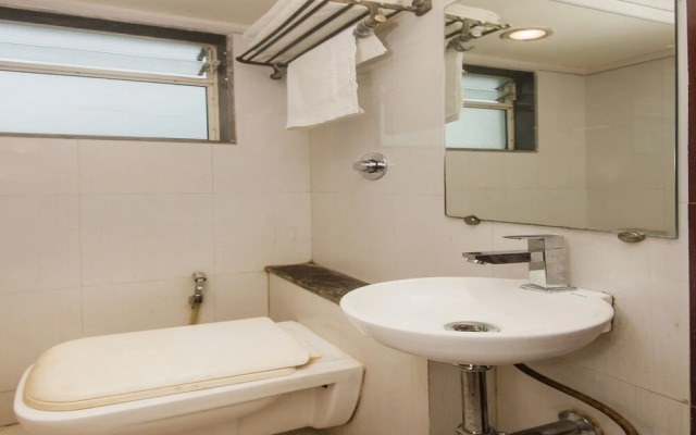 OYO 4173 Dolphin Club