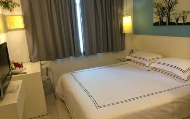 Home Inn (Shenzhen Dongmen Pedestrian Street Shaibu Metro Station)