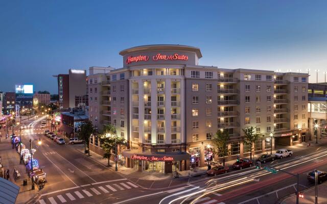 Hampton Inn & Suites Memphis-Beale Street