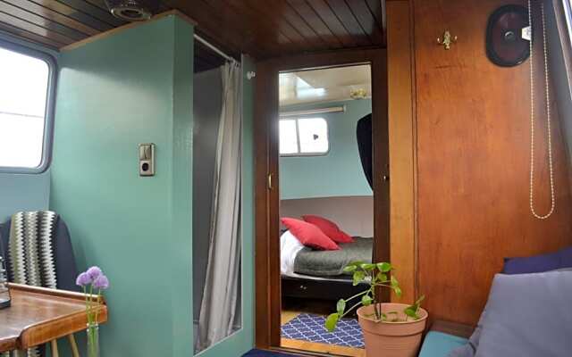 Floating B&B De Griend