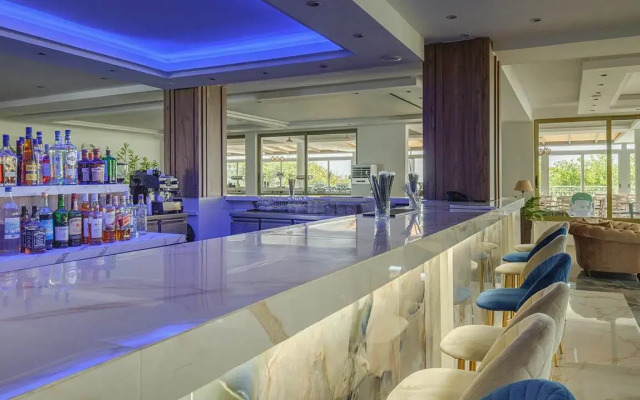 Ninos Grand Beach Hotel & Resort