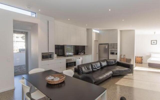 Edge 7/16 Clyde Street