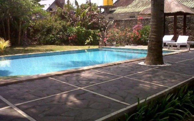 Padang Lovina Seaside Cottages