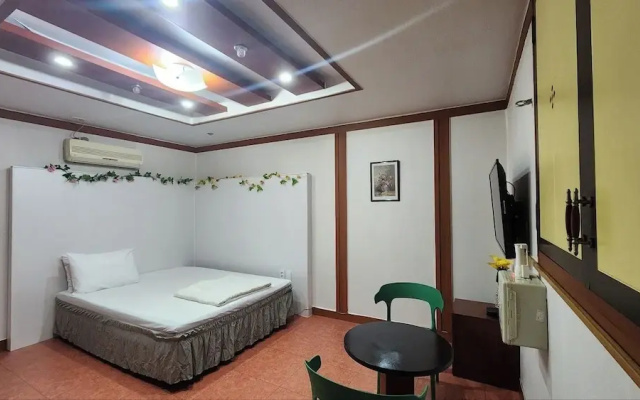 Gumi TwoYa Motel