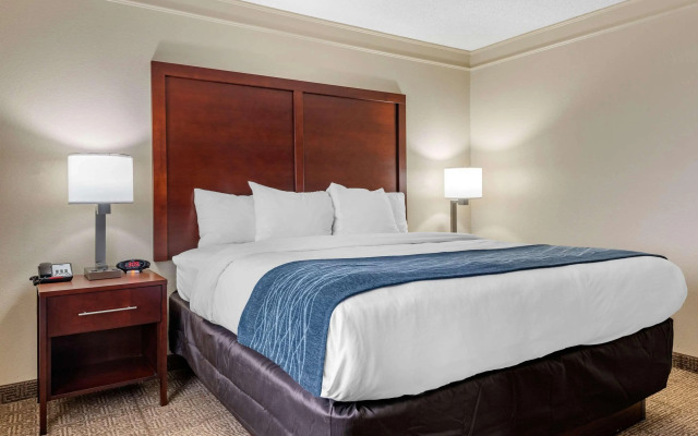 Comfort Inn & Suites Heath - Newark South
