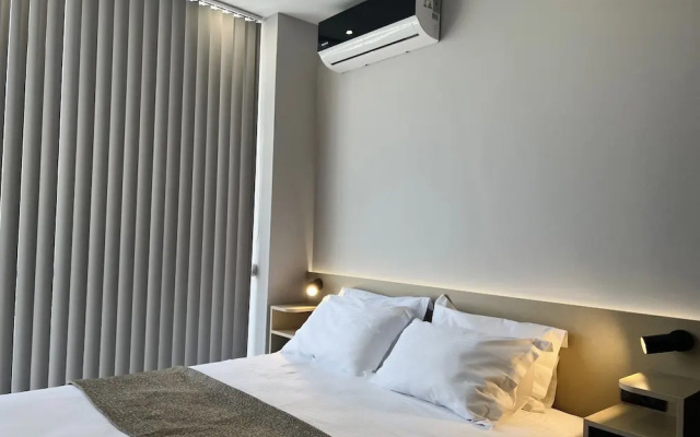 Penthouse & Apartments by the Sea near Airport