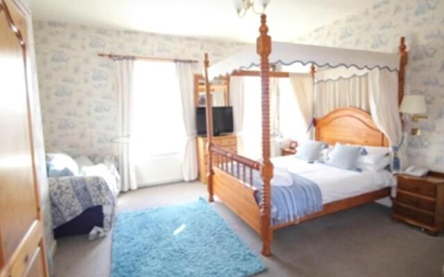 Three Acres Inn & Restaurant