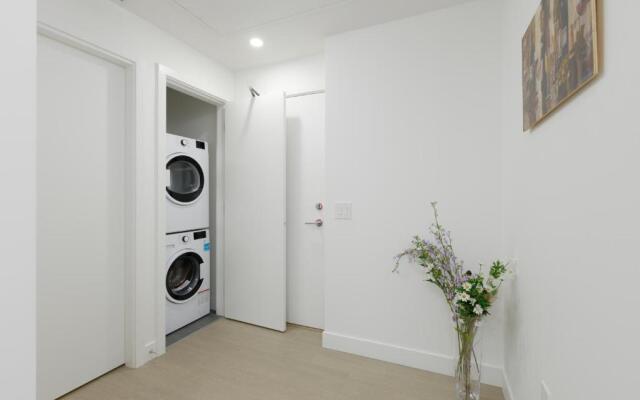 Cozy 2-bedroom condo in Vancouver