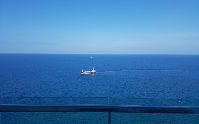 Amazing Seaview Arterra Penthouse