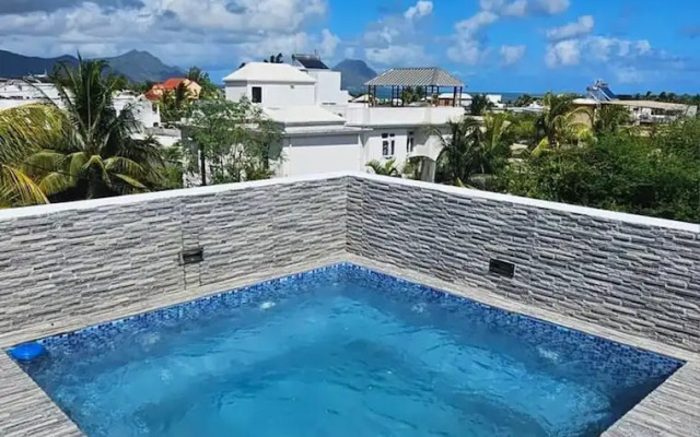 Rooftop Garden Jacuzzi Luxury Villa