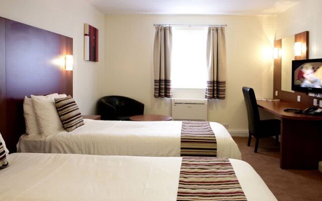 Mercure Swindon South Marston Hotel  Spa