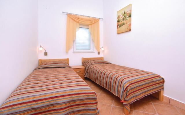 Amazing Home in Vrboska With Wifi and 2 Bedrooms