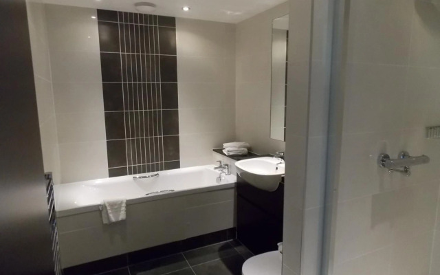 Best Western Plus Pinewood Manchester Airport-Wilmslow Hotel