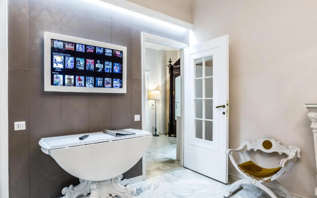 White Apartment San Pietro