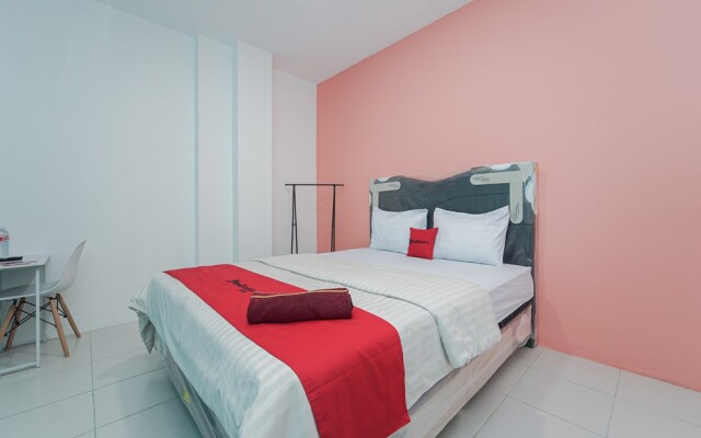 RedDoorz near Universitas YARSI