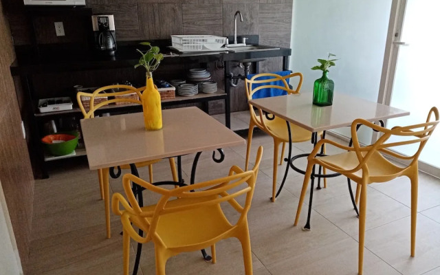 Brisas 10 Beachside Suites