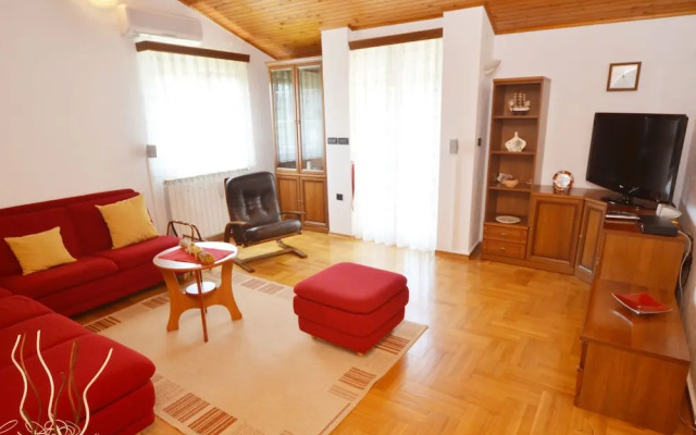 Green Oasis Family Getaway