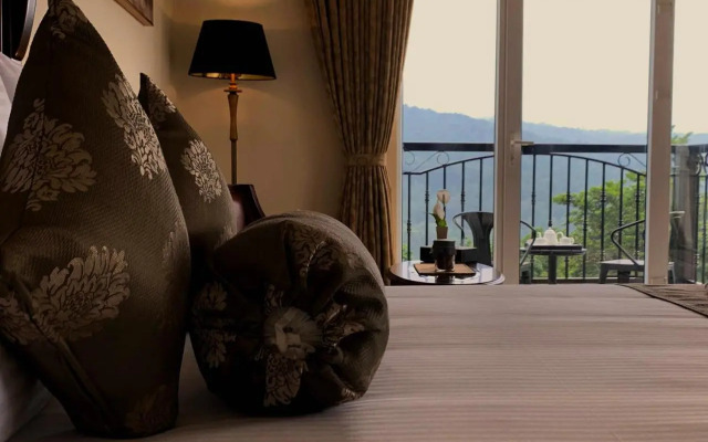 Montrose Golf Resort And Spa