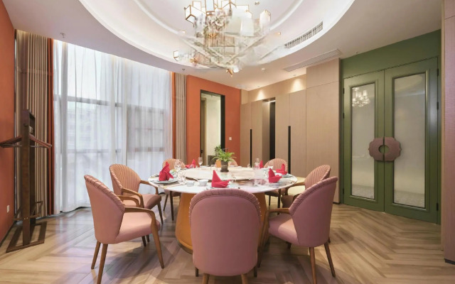 Huada Hotel