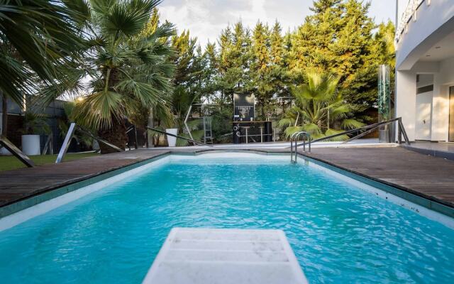 Villa BOND with Private Swimming Pool