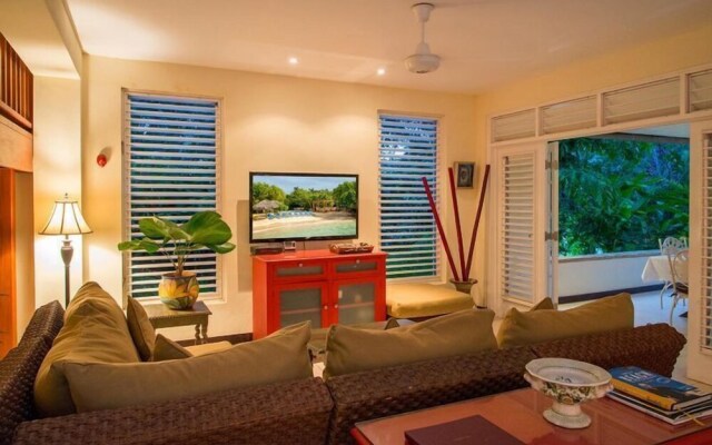 Coral Cove-Discovery Bay 5BR