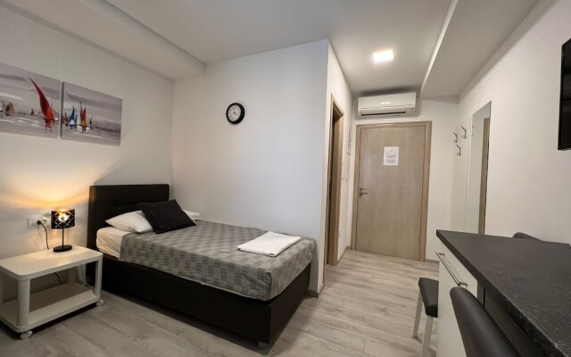Apartments and Rooms Adriatic Suites