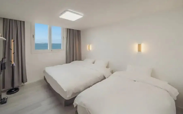 Pohang Luna Ocean View Pool Villa