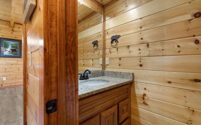 Mountain View Pool Lodge