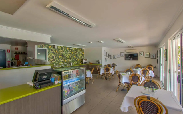 Mackay Oceanside Central Hotel