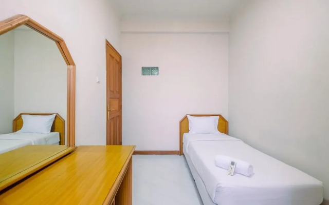 Spacious and Strategic 3BR Kondominium Juanda Apartment