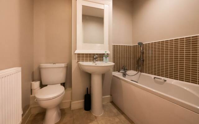 Royale Blenheim Apartment