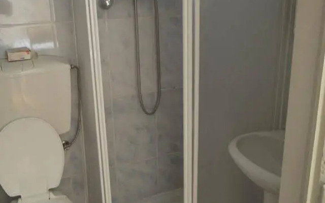 Low Cost Rooms