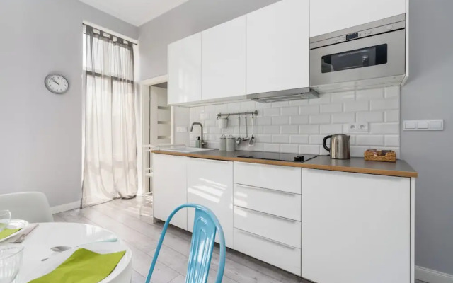 Scandi Małe Garbary Apartment by Renters