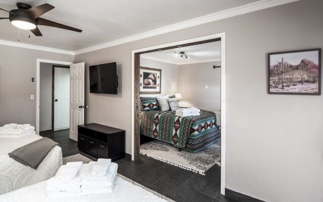 Rustic Pines Retreat