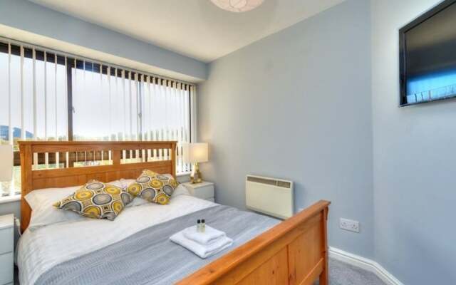 Xscape View Apartment With Balcony