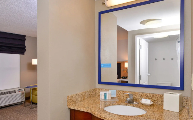 Hampton Inn & Suites Plymouth