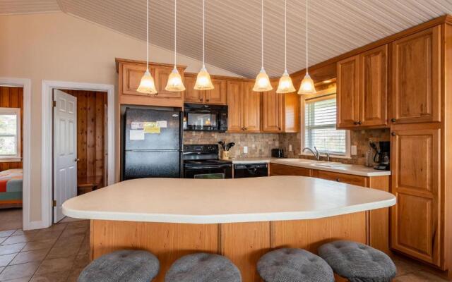 Windward Mark by Oak Island Accommodations